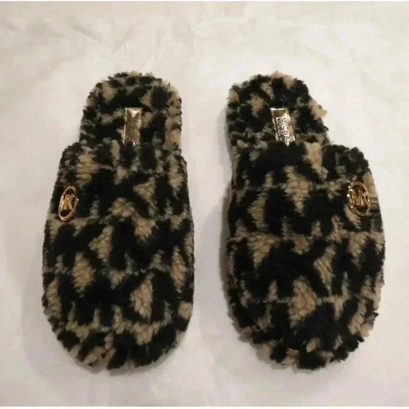 Michael Kors Alexis Closed toe Sherpa Slides -Size 10 - Picture 1 of 9